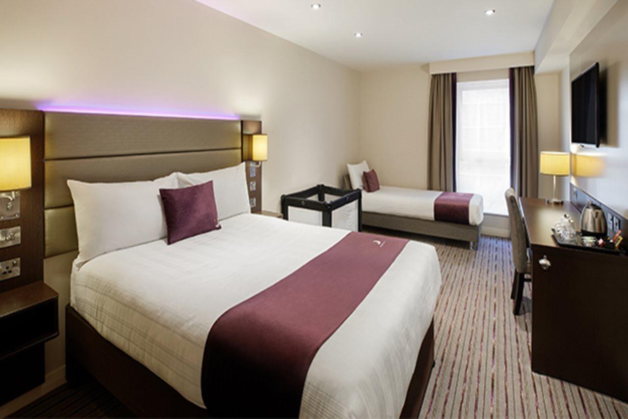 Premier Inn Manchester Airport Ringway エクステリア 写真