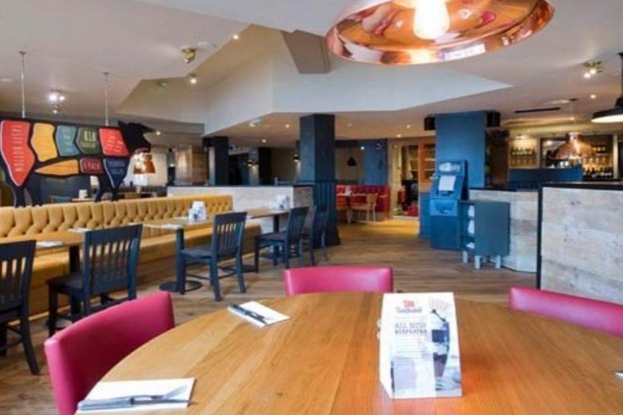 Premier Inn Manchester Airport Ringway エクステリア 写真
