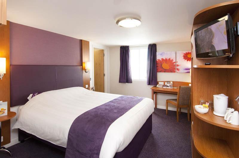 Premier Inn Manchester Airport Ringway エクステリア 写真